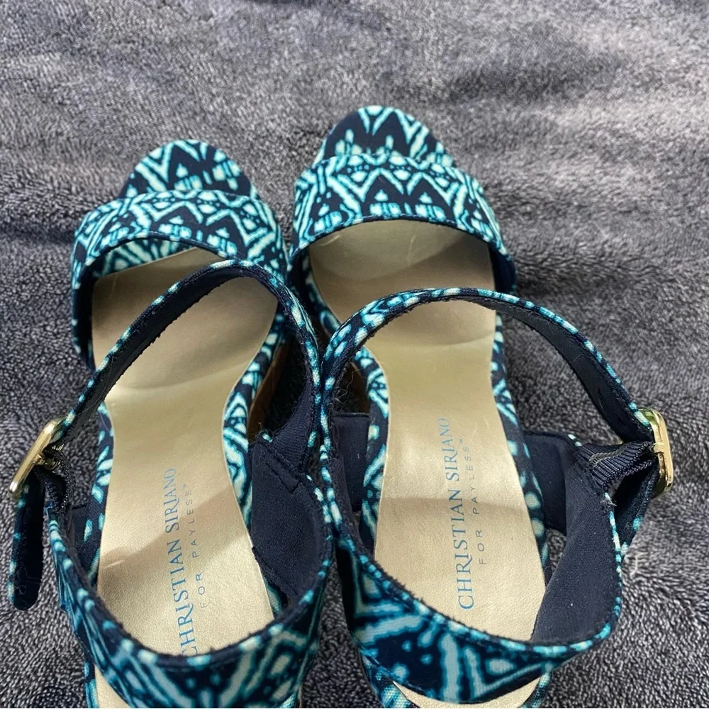 Christian Siriano‎ Women's Blue and Turquoise Patterned Sandals SZ 8 1/2